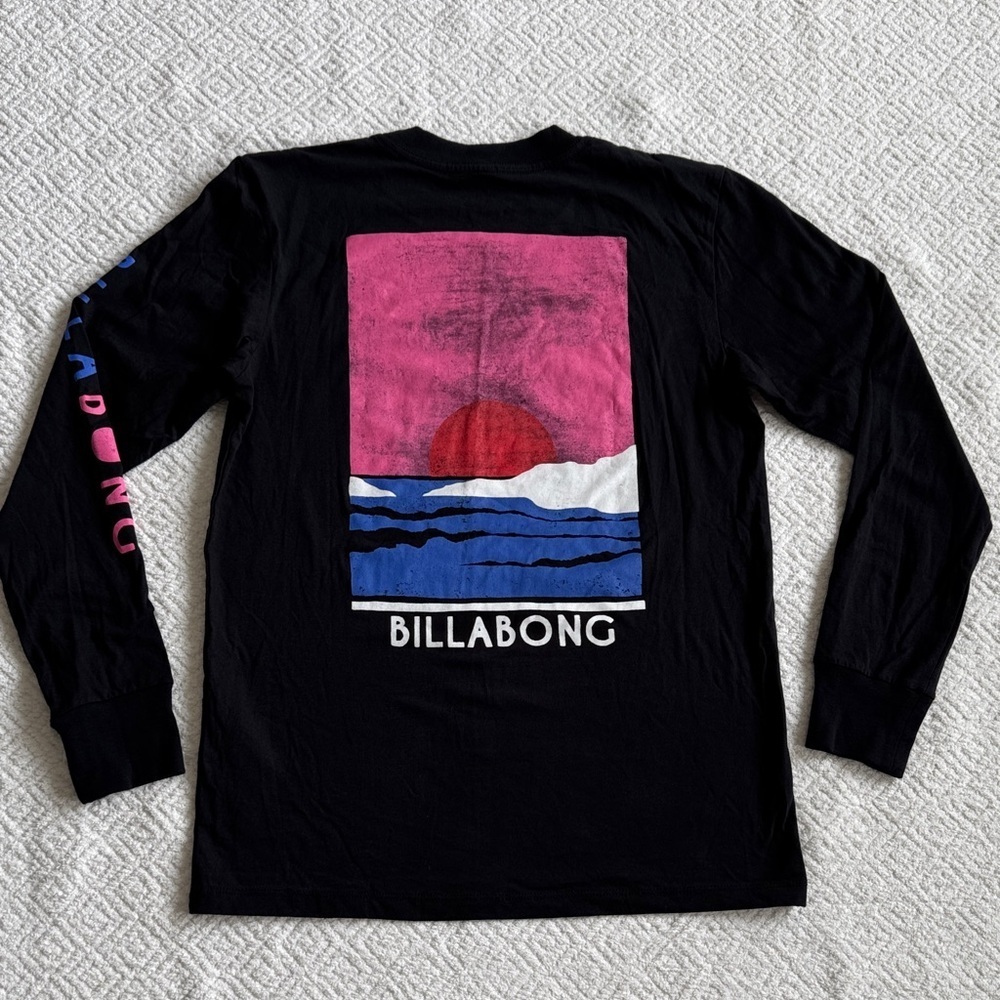 NWOT Billabong Black and Pink Graphic Long Sleeve Tee Sz S